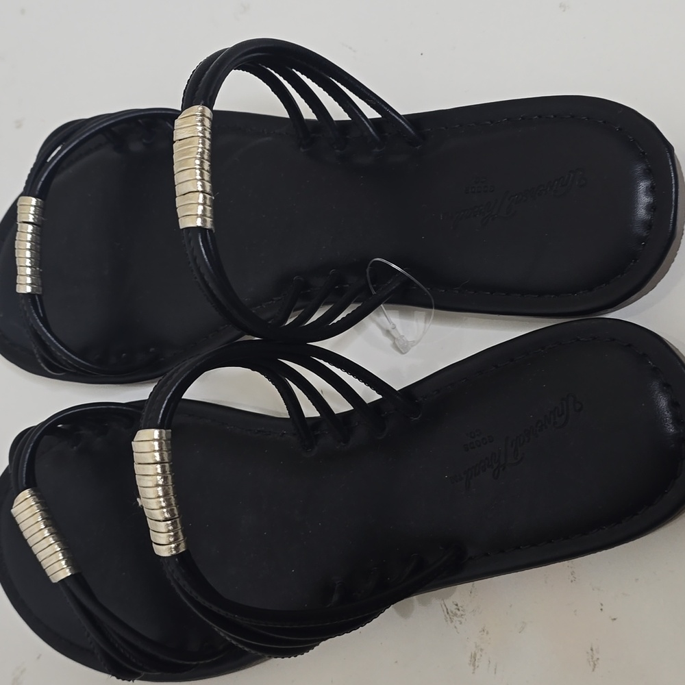 Women's Aura  Black Sandals with Gold Accents Universal Thread Size 8 - Picture 5 of 7